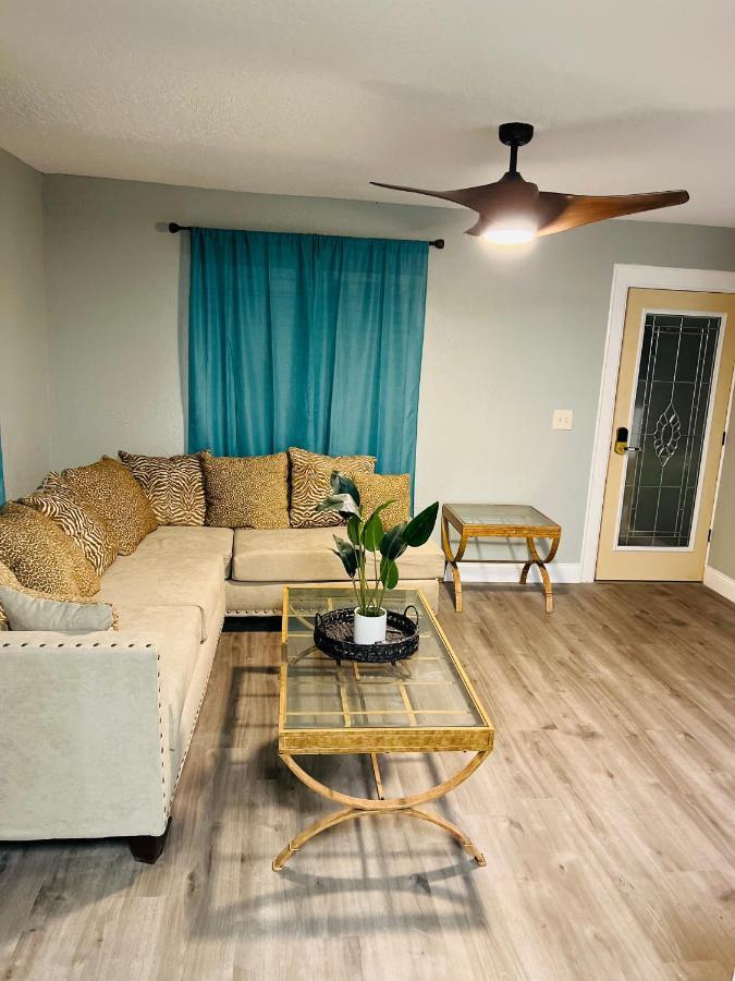 Hébergement de vacances 3bdrm Fruit Tree Near Downtown *